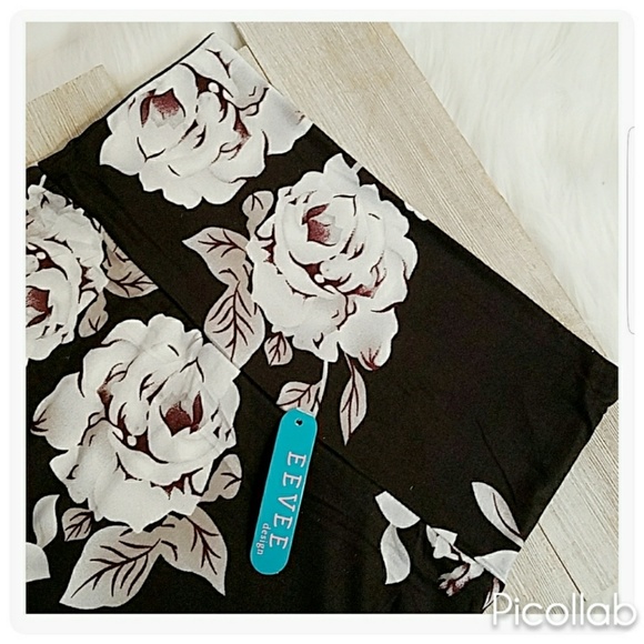 Buttery Soft "Roses" Maxi Skirt - Picture 4 of 5